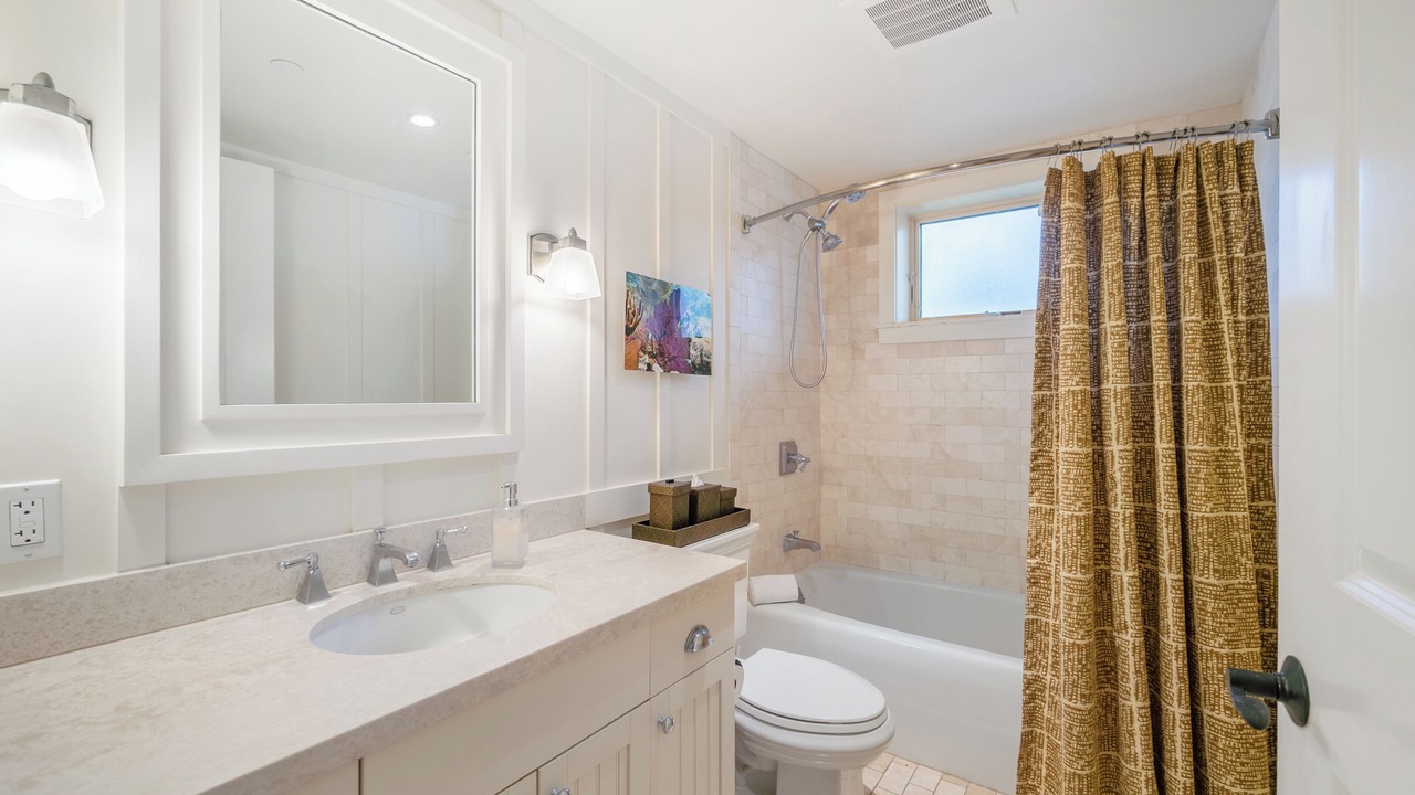 Photo of Bathroom in Kahuku