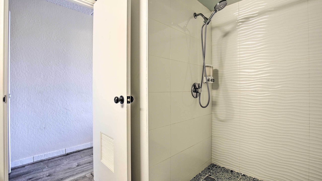 Photo of Bathroom in Historic Kailua Village