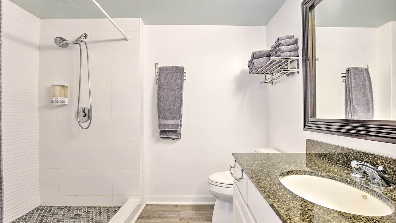 Photo of Bathroom in Historic Kailua Village