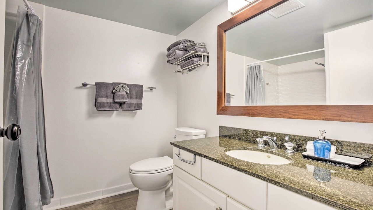 Photo of Bathroom in Historic Kailua Village