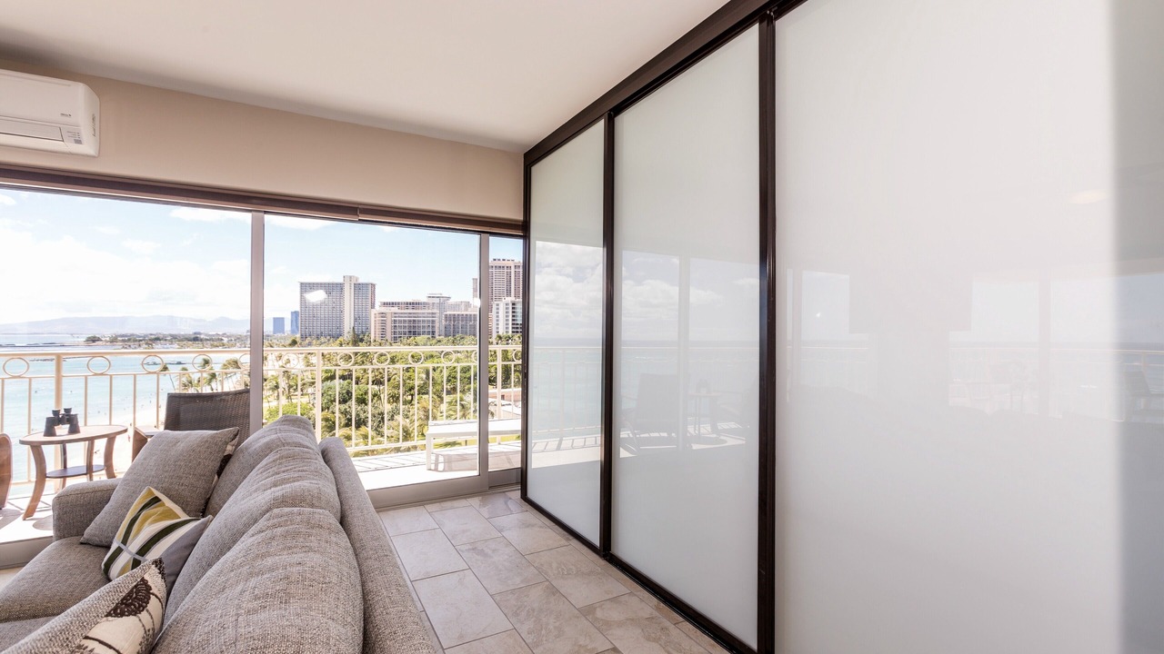 Photo of Livingroom in Waikiki