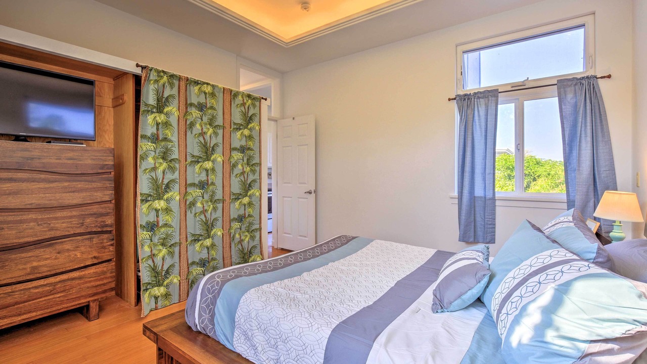 Photo of Bedroom in Kahaluu Bay