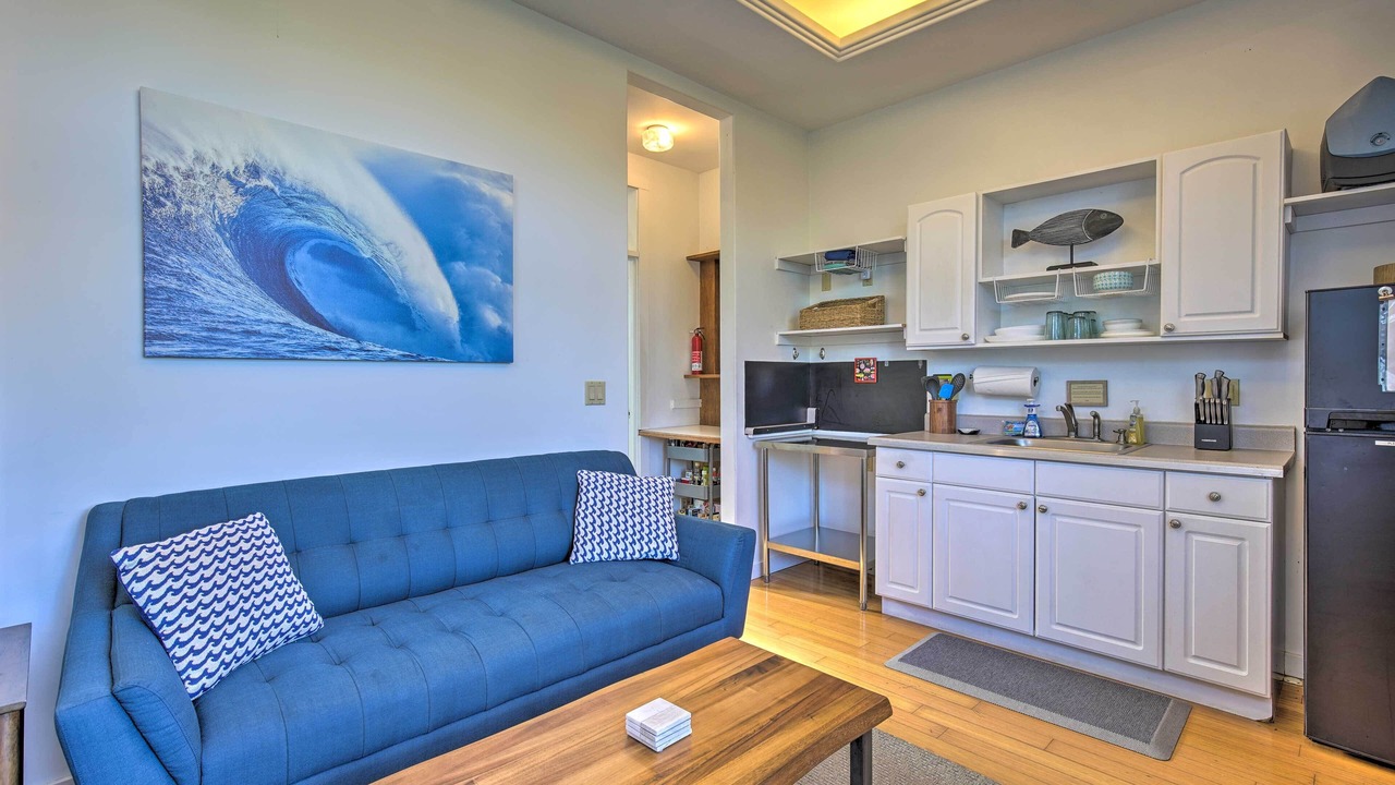 Photo of Livingroom in Kahaluu Bay