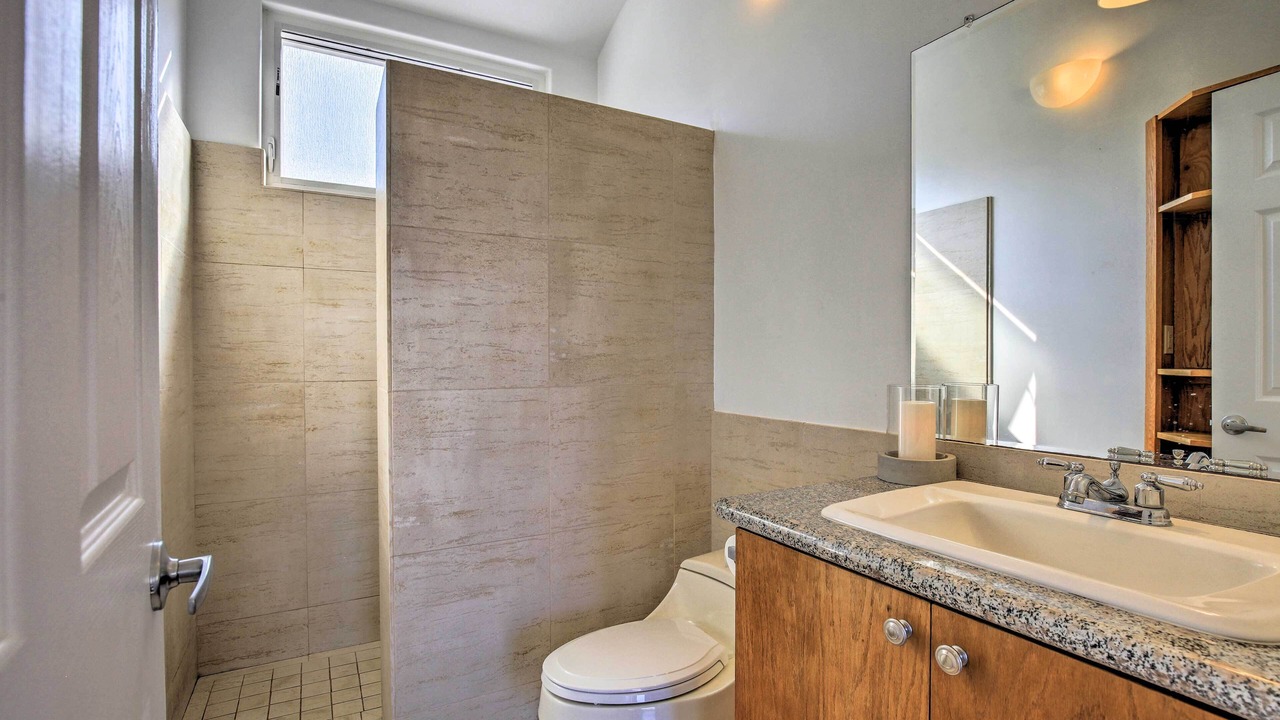 Photo of Bathroom in Kahaluu Bay