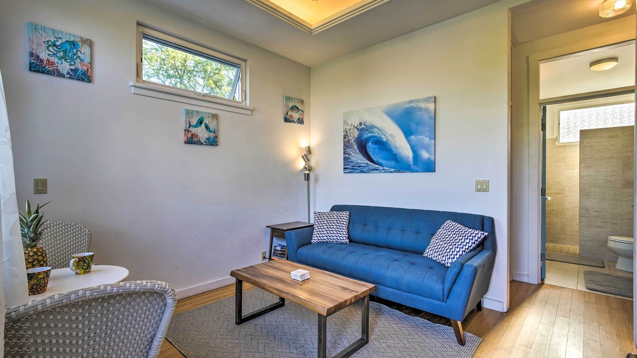 Photo of Livingroom in Kahaluu Bay