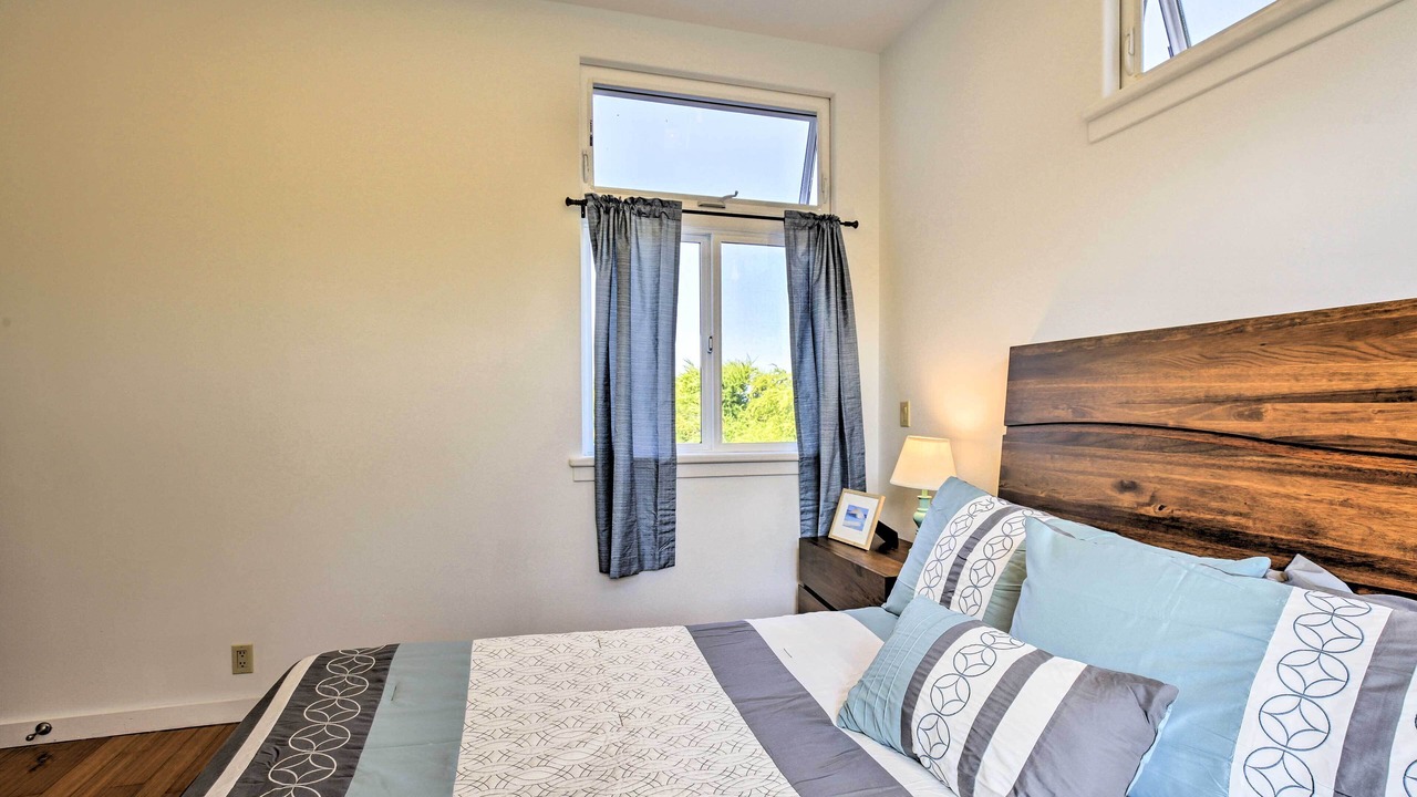 Photo of Bedroom in Kahaluu Bay
