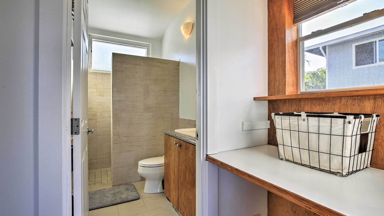 Photo of Bathroom in Kahaluu Bay