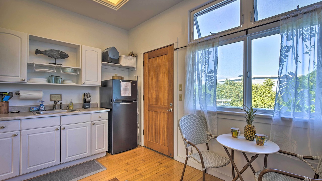 Photo of Kitchen in Kahaluu Bay