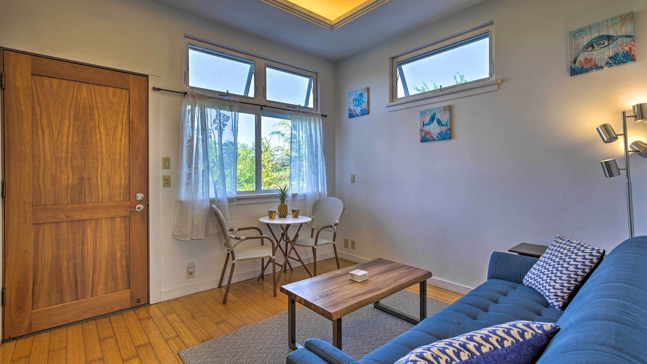 Photo of Livingroom in Kahaluu Bay