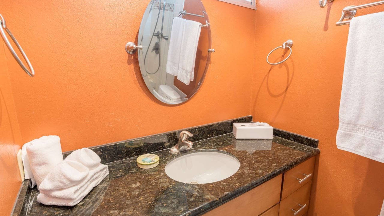 Photo of Bathroom in Kahana