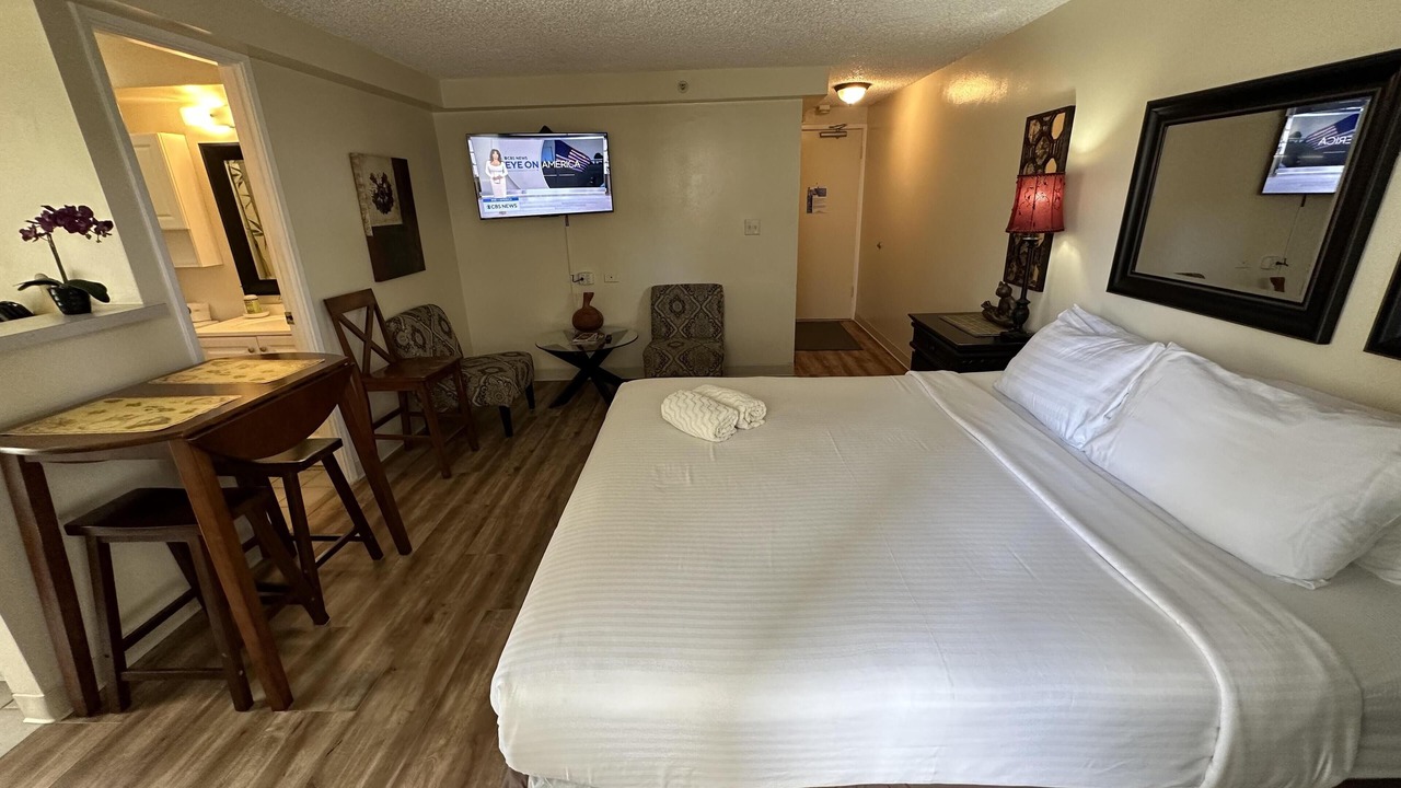 Photo of Bedroom in Waikiki