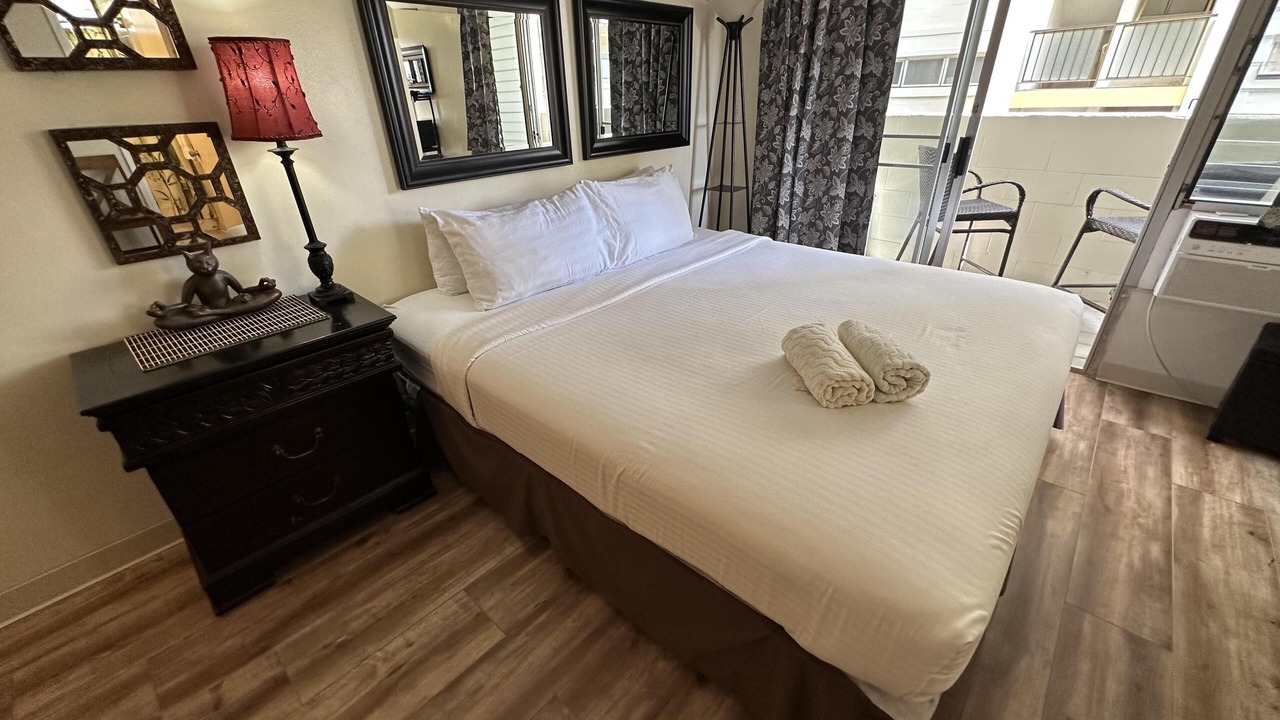 Photo of Bedroom in Waikiki