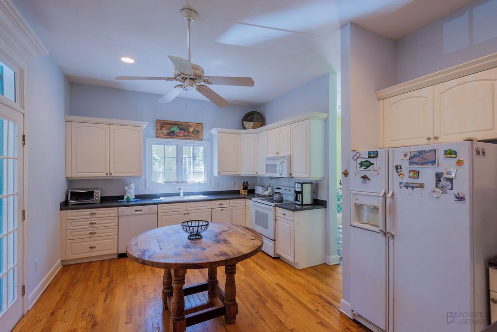 Photo of Kitchen in North Forest Beach