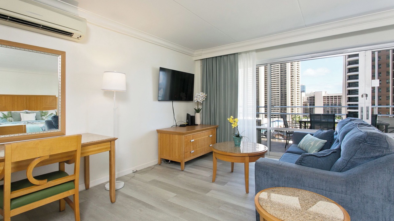 Photo of Livingroom in Waikiki