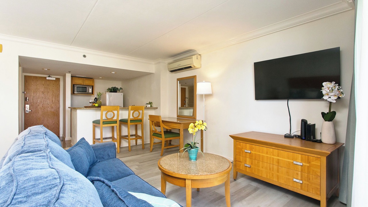 Photo of Livingroom in Waikiki