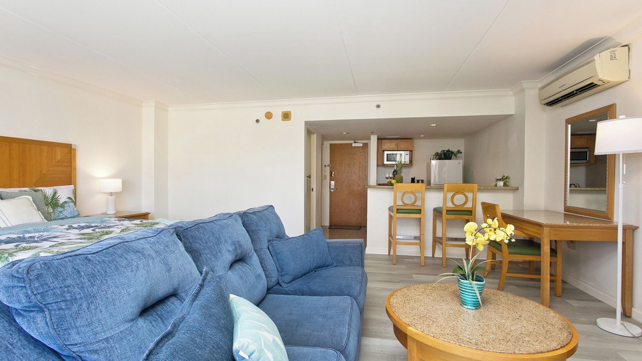 Photo of Livingroom in Waikiki