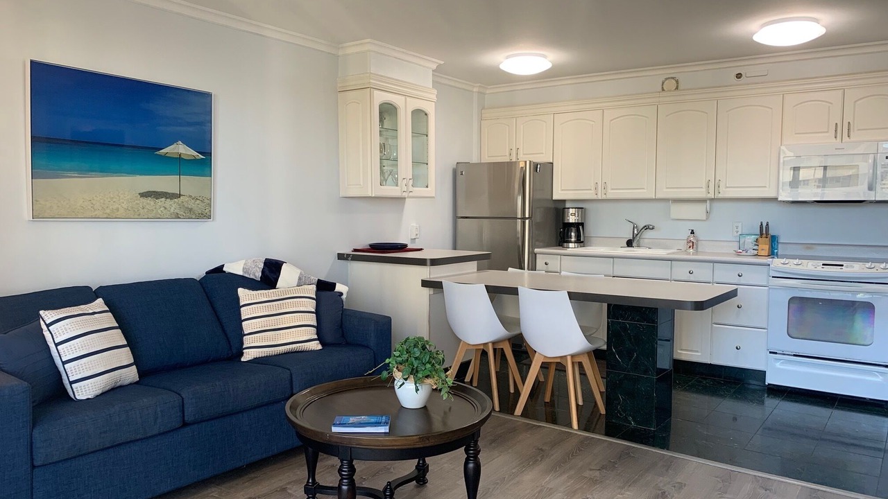 Photo of Livingroom in Waikiki