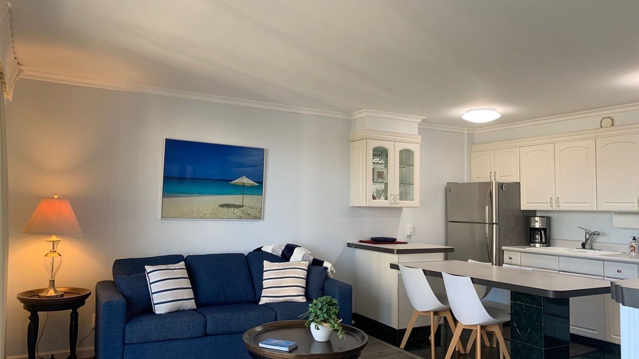 Photo of Livingroom in Waikiki