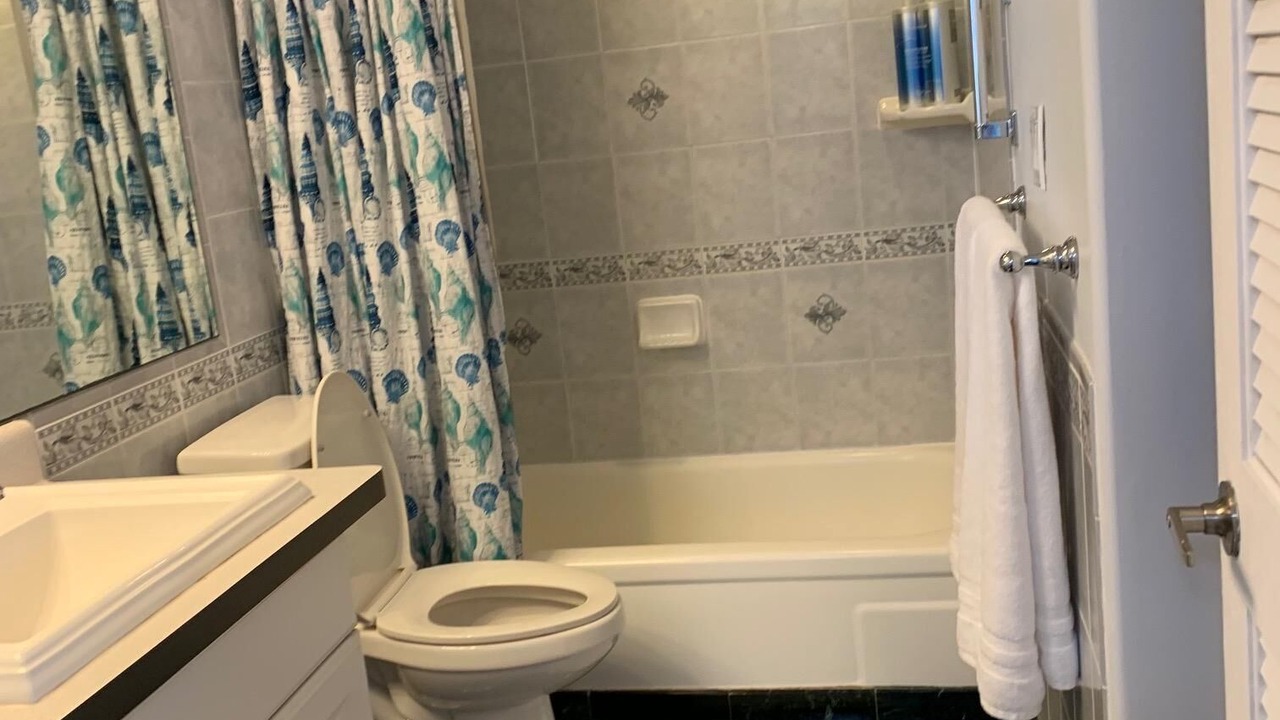 Photo of Bathroom in Waikiki