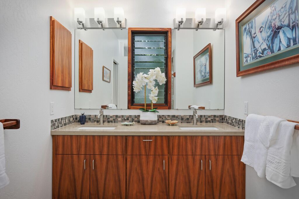 Photo of Bathroom in Keauhou