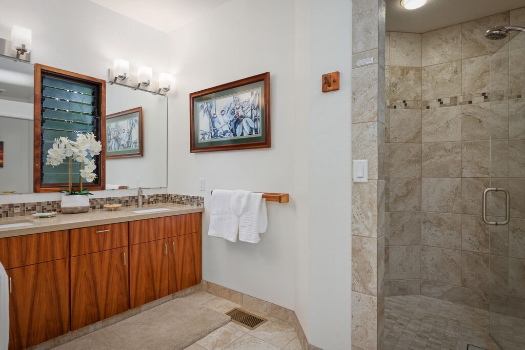 Photo of Bathroom in Keauhou