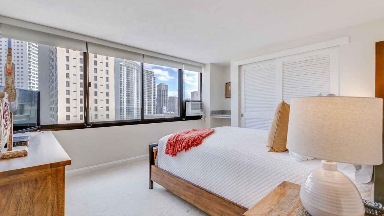 Photo of Bedroom in Waikiki