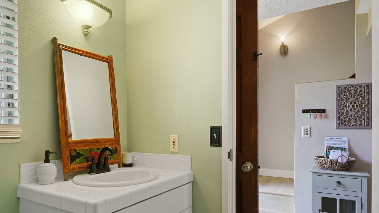 Photo of Bathroom in Kahaluu Bay