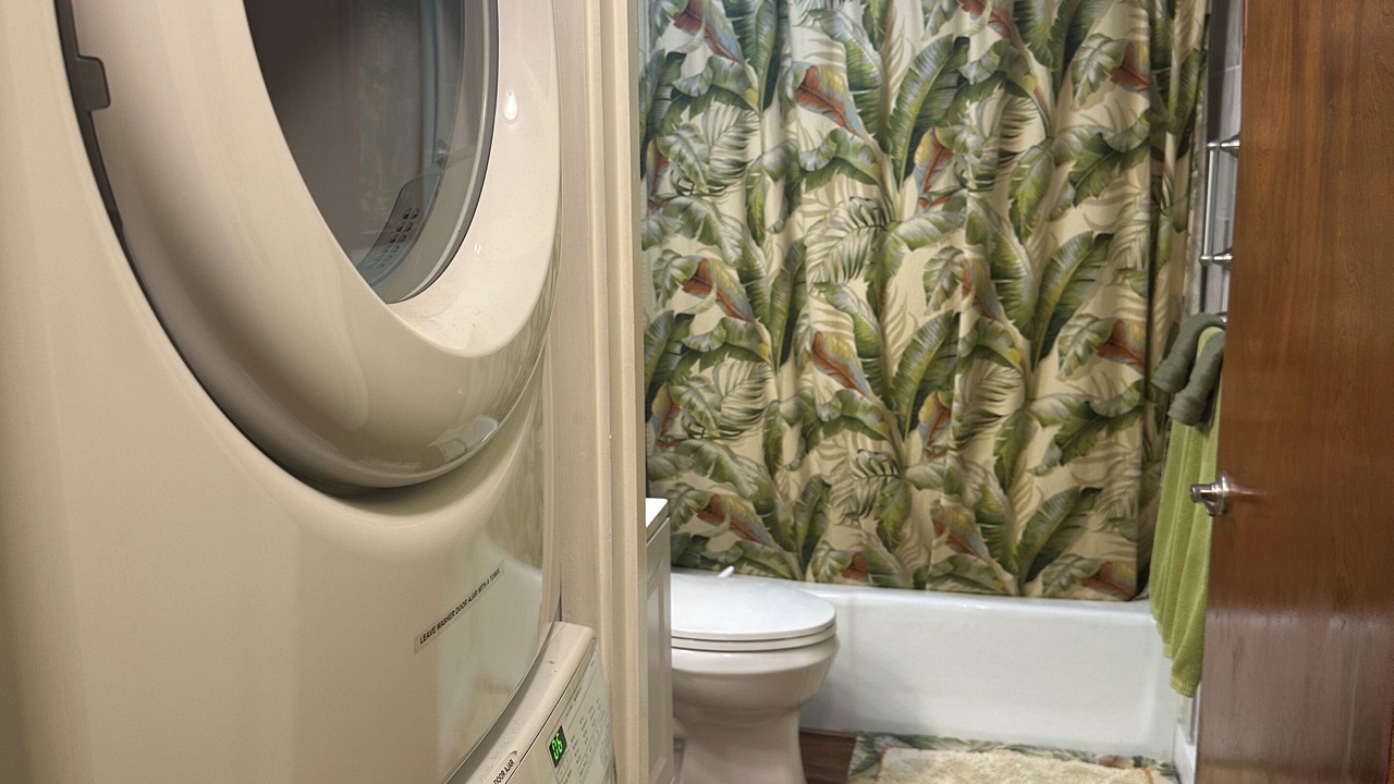 Photo of Bathroom in Historic Kailua Village