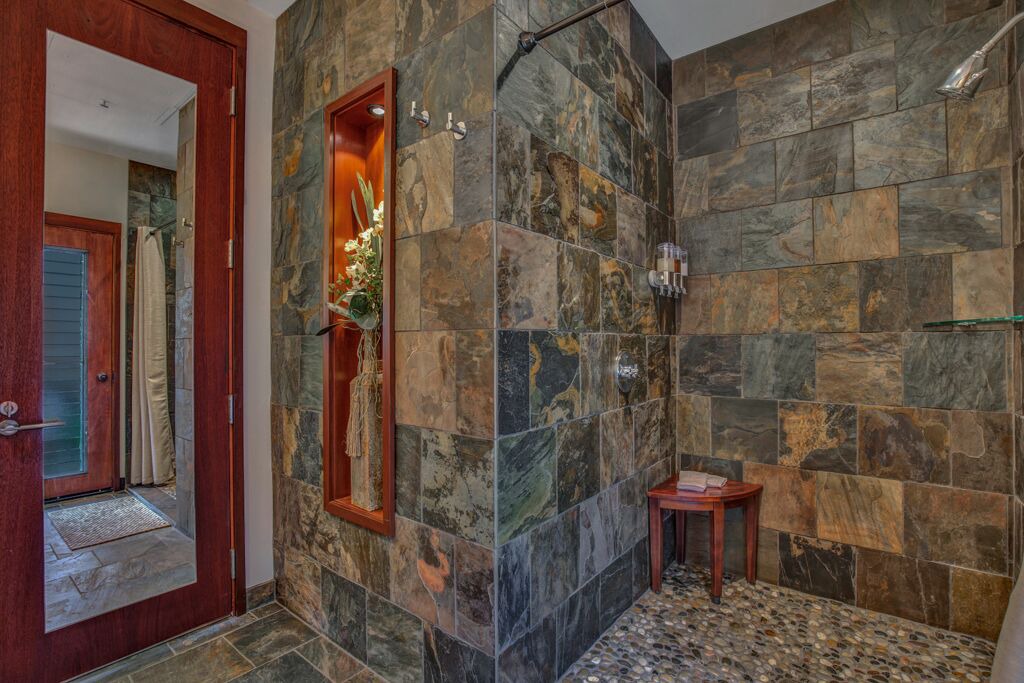 Photo of Bathroom in Kalaoa