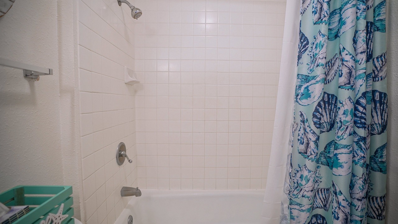 Photo of Bathroom in Wailua House Lots