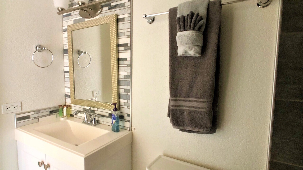 Photo of Bathroom in McCully - Moiliili