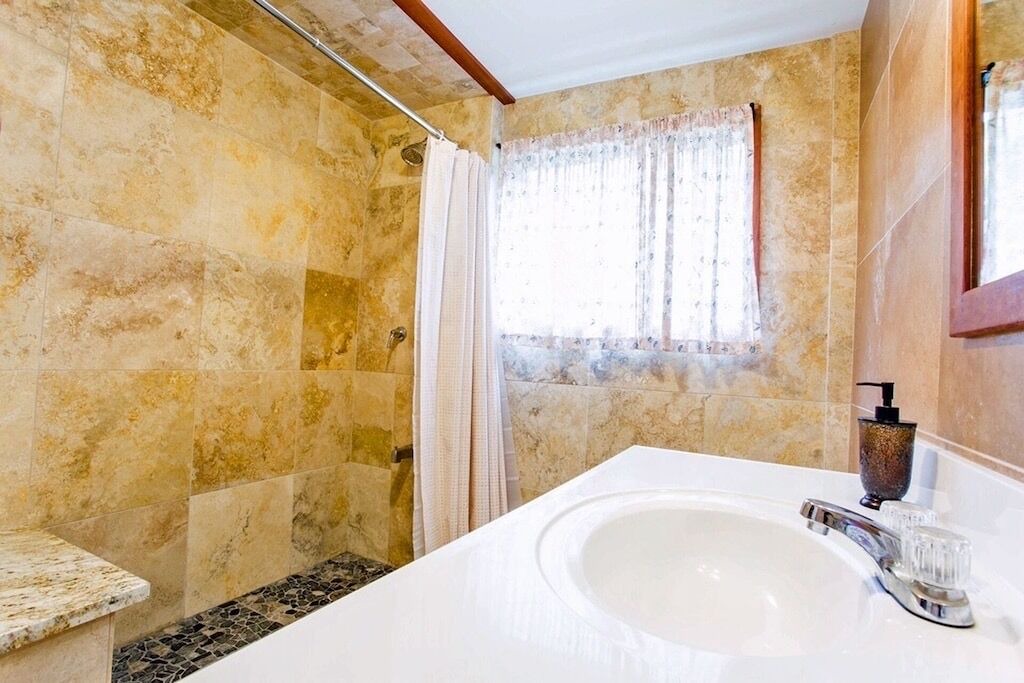 Photo of Bathroom in Honomu