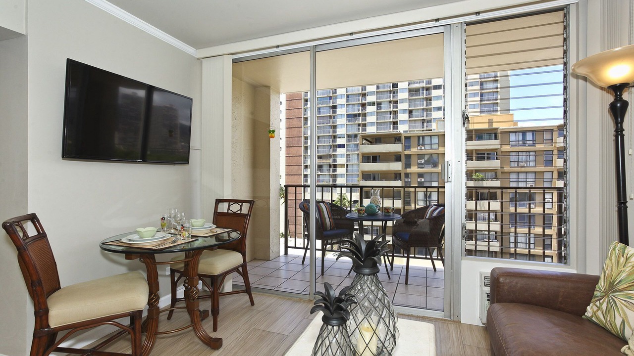 Photo of Livingroom in Waikiki