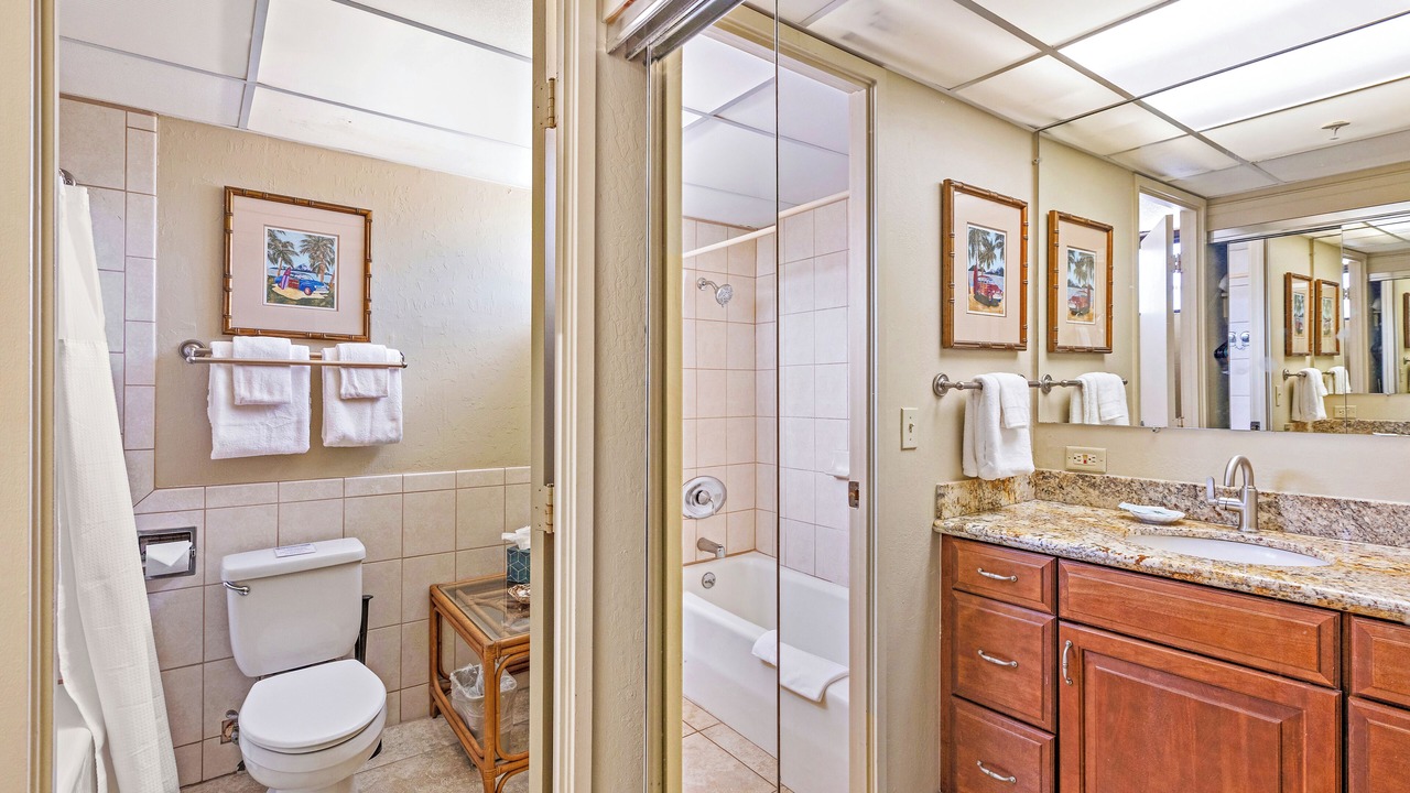 Photo of Bathroom in Lahaina