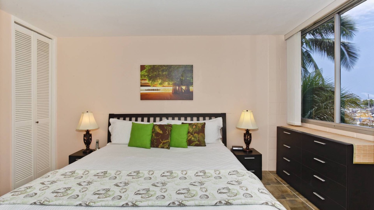 Photo of Bedroom in Waikiki