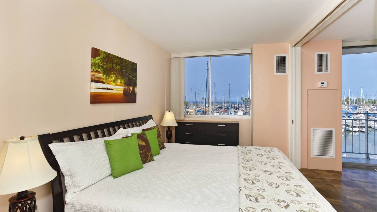 Photo of Bedroom in Waikiki
