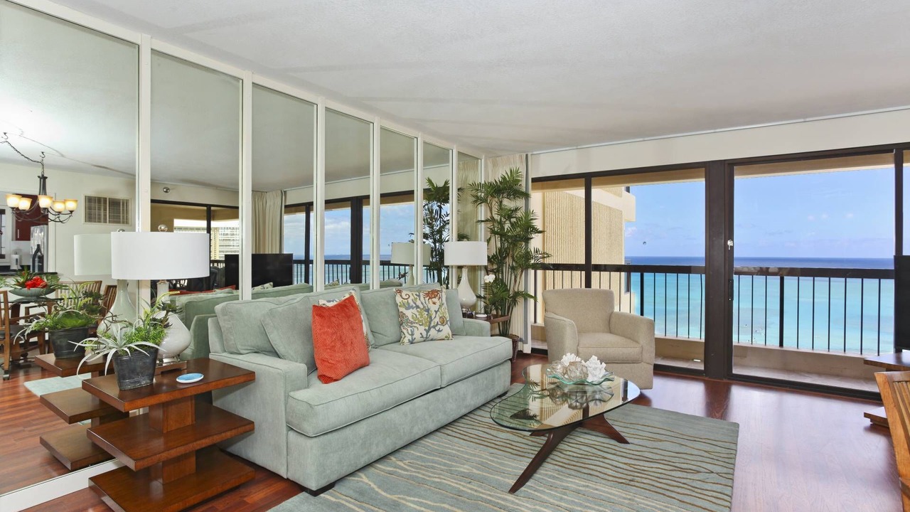 Photo of Livingroom in Waikiki