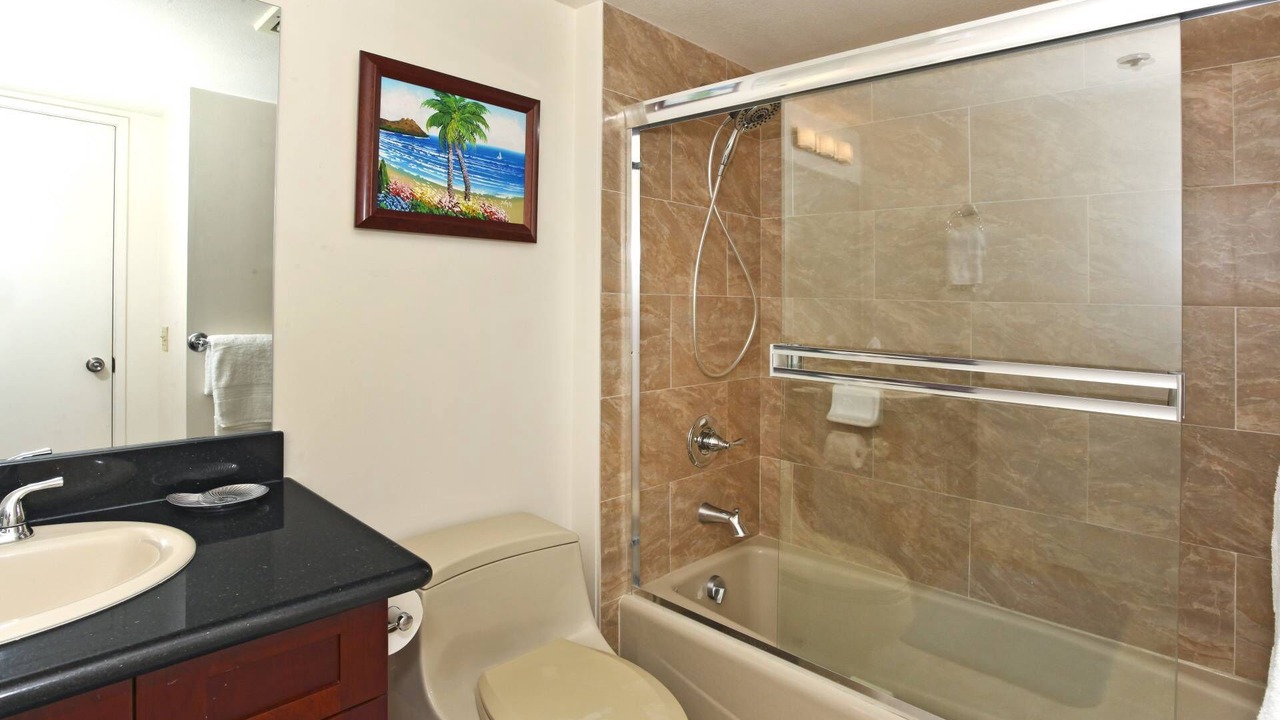Photo of Bathroom in Waikiki