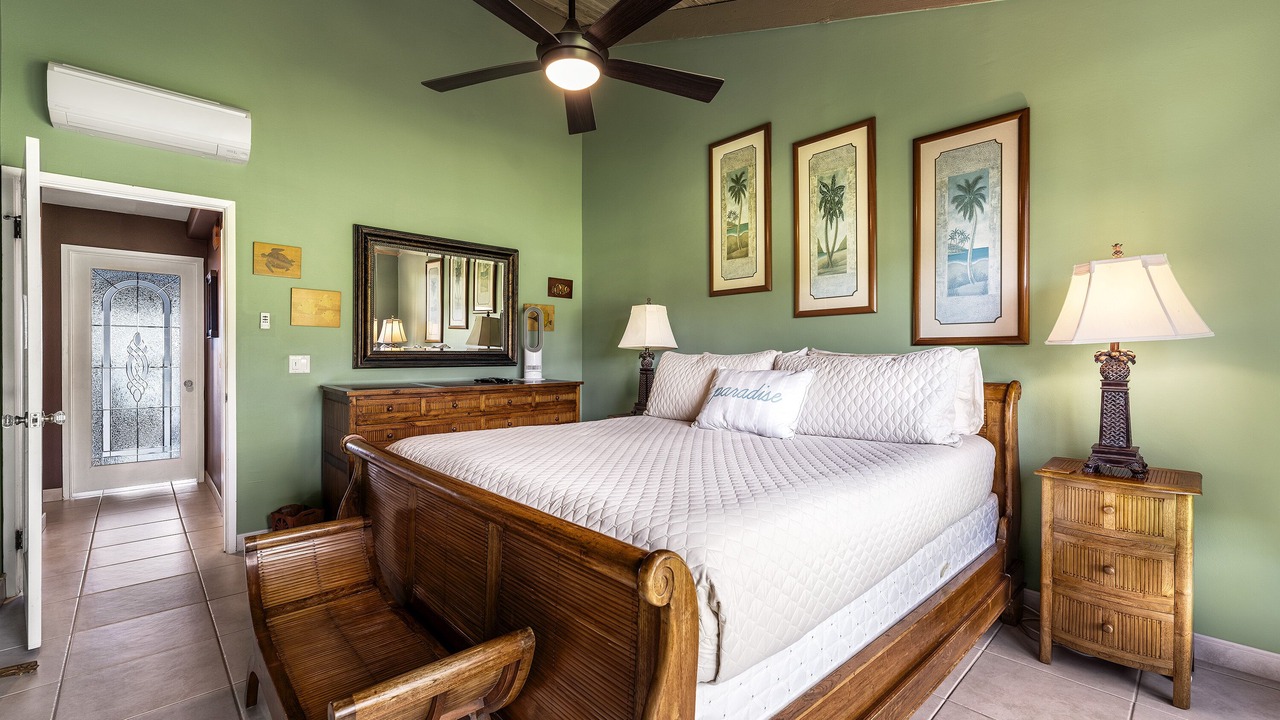 Photo of Bedroom in Kahaluu Bay