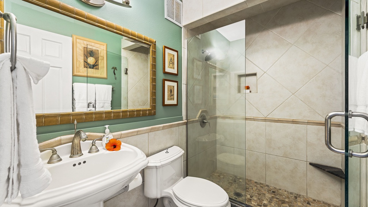 Photo of Bathroom in Kahaluu Bay