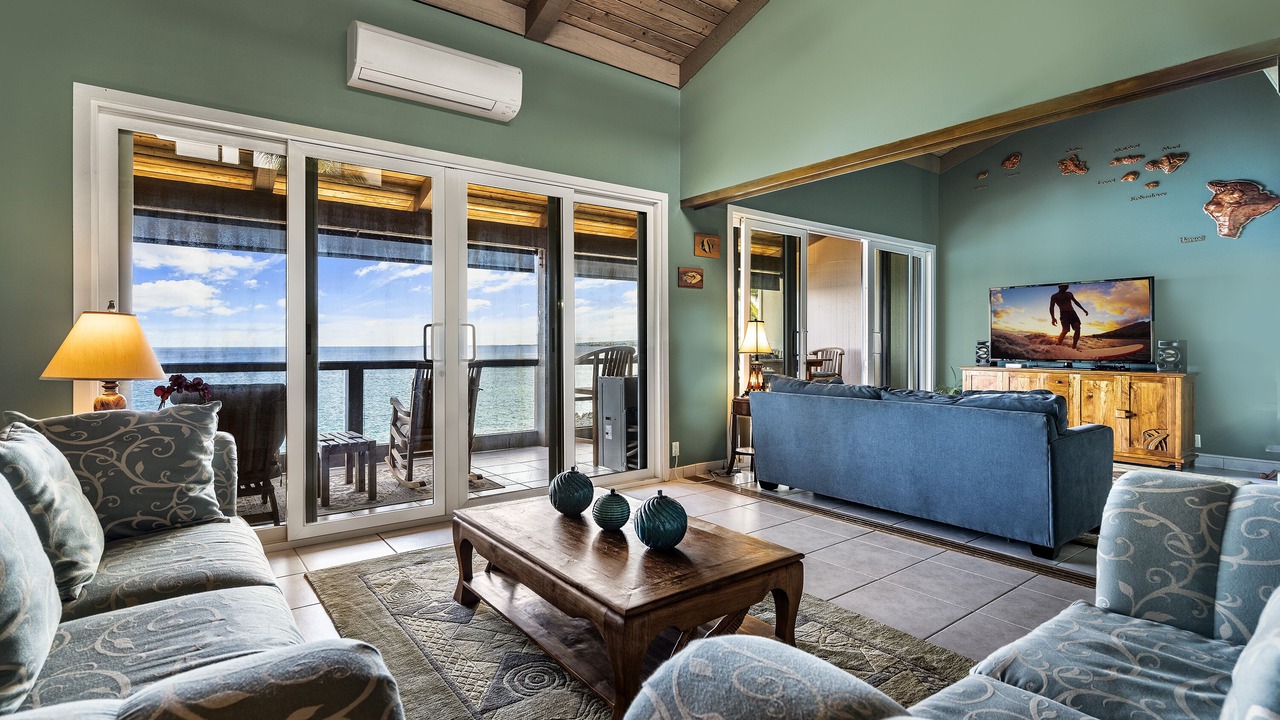 Photo of Livingroom in Kahaluu Bay