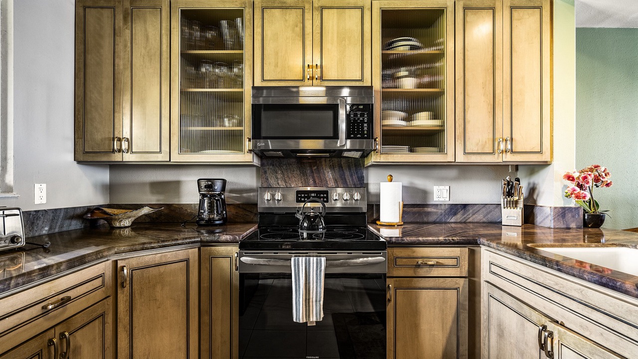 Photo of Kitchen in Kahaluu Bay