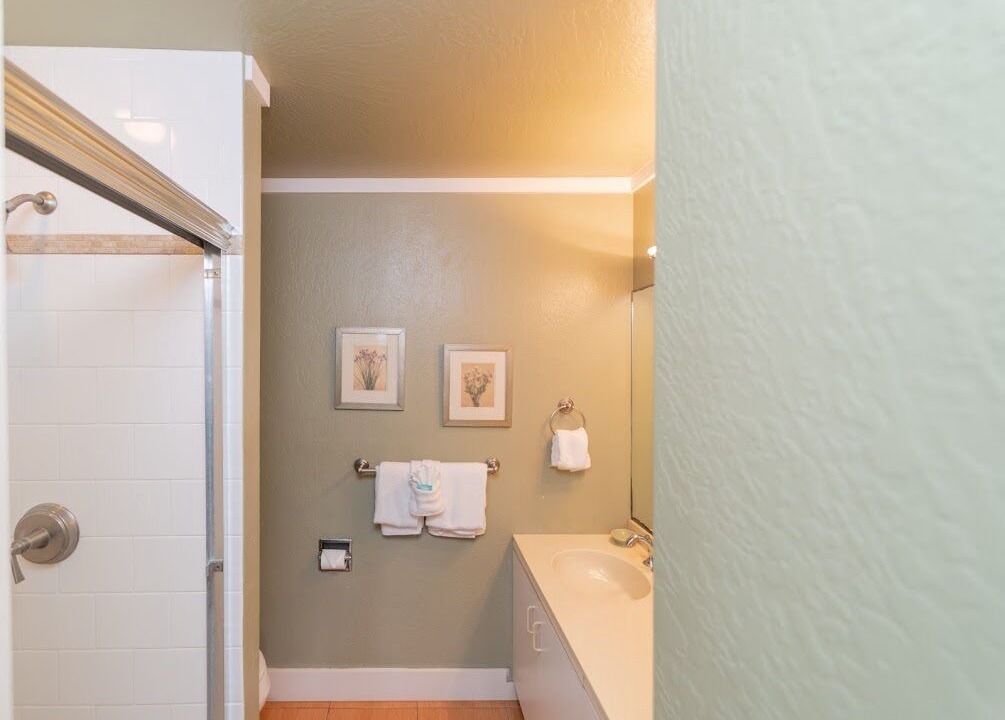 Photo of Bathroom in Kahuku