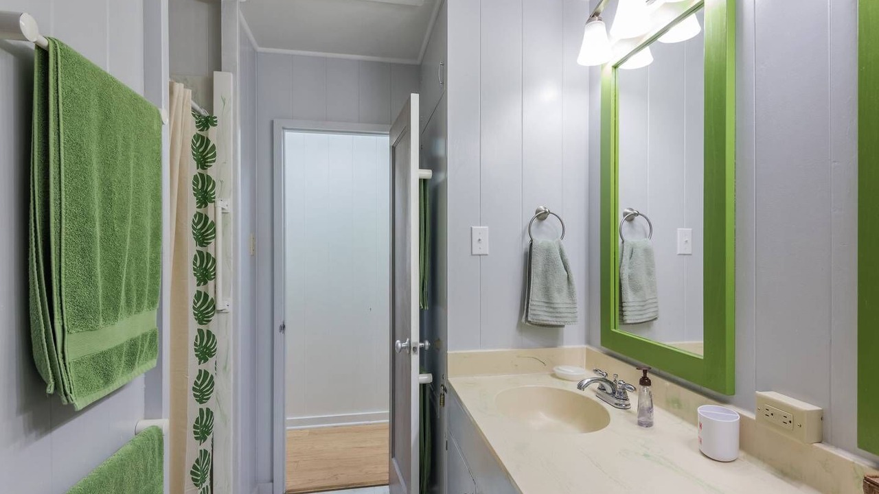 Photo of Bathroom in Waimanalo