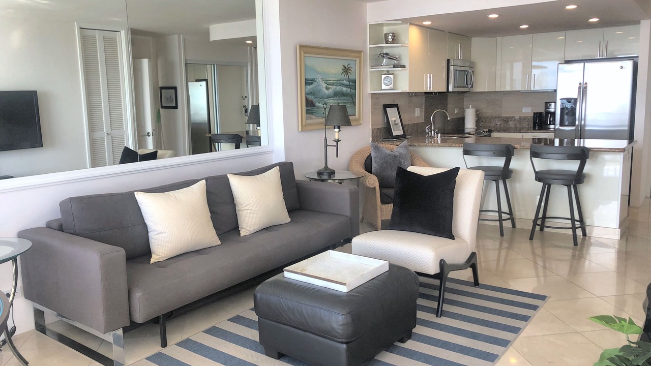 Photo of Livingroom in Waikiki