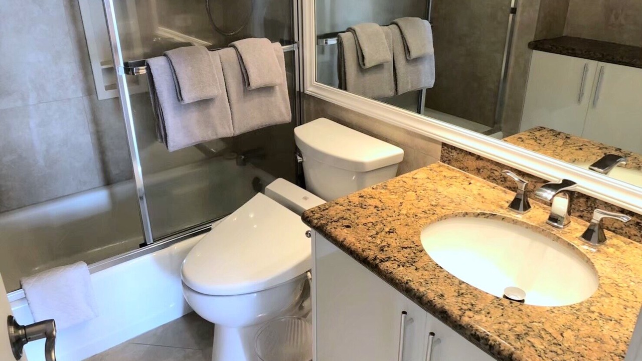 Photo of Bathroom in Waikiki