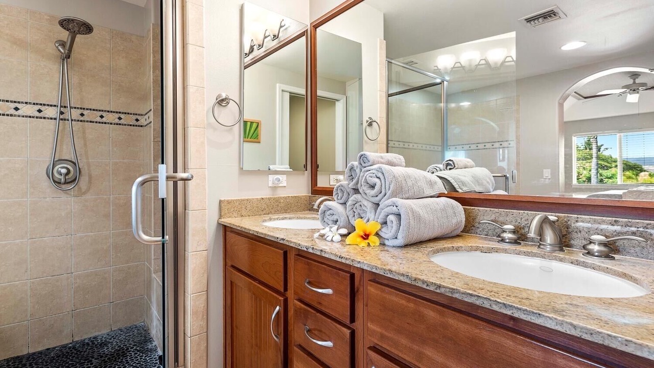 Photo of Bathroom in Waikoloa
