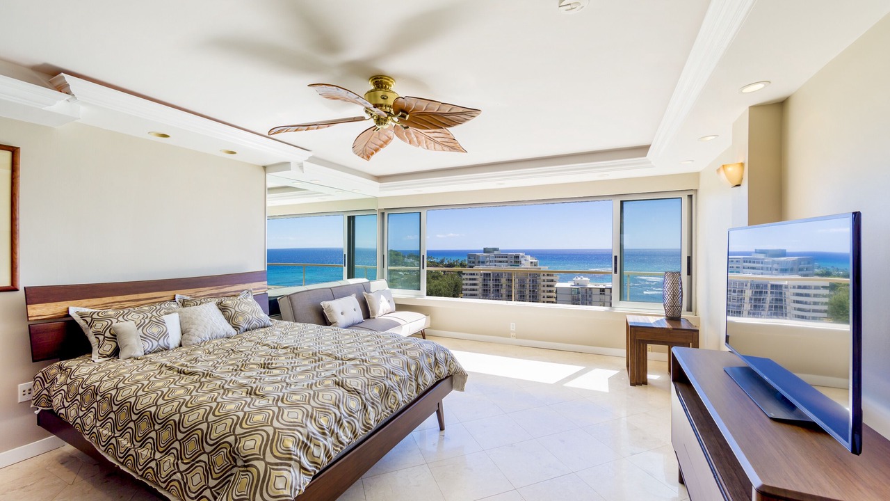 Photo of Bedroom in Diamond Head - Kapahulu - St. Louis