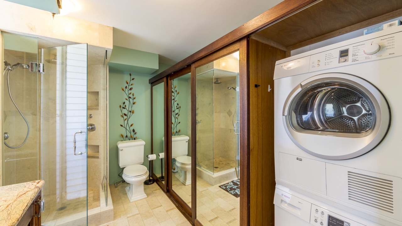 Photo of Bathroom in Diamond Head - Kapahulu - St. Louis