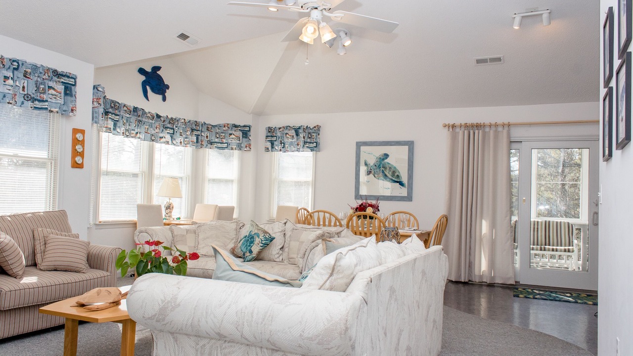 Photo of Livingroom in Southern Shores